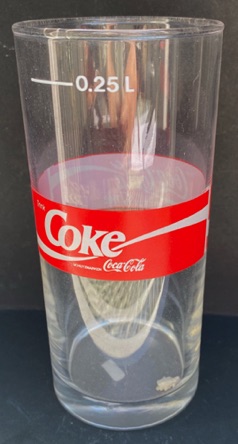309068-1 € 3,00 coca cola glas rood witte rand D6 H13 cm.jpeg